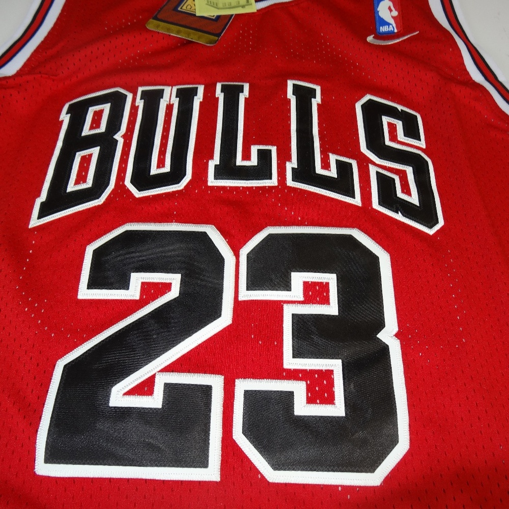 Nike Hardwood Classics Jordan Bulls Jersey NWT